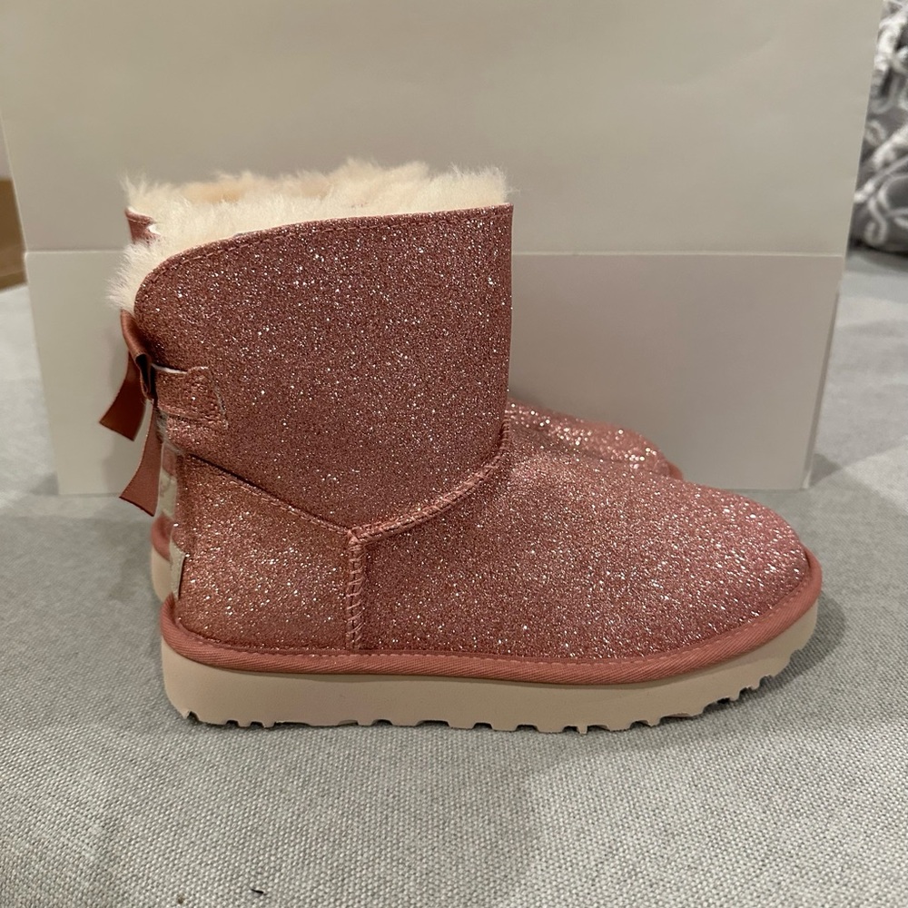 Brand new UGG Rose Pink Glitter Short Bow Booties